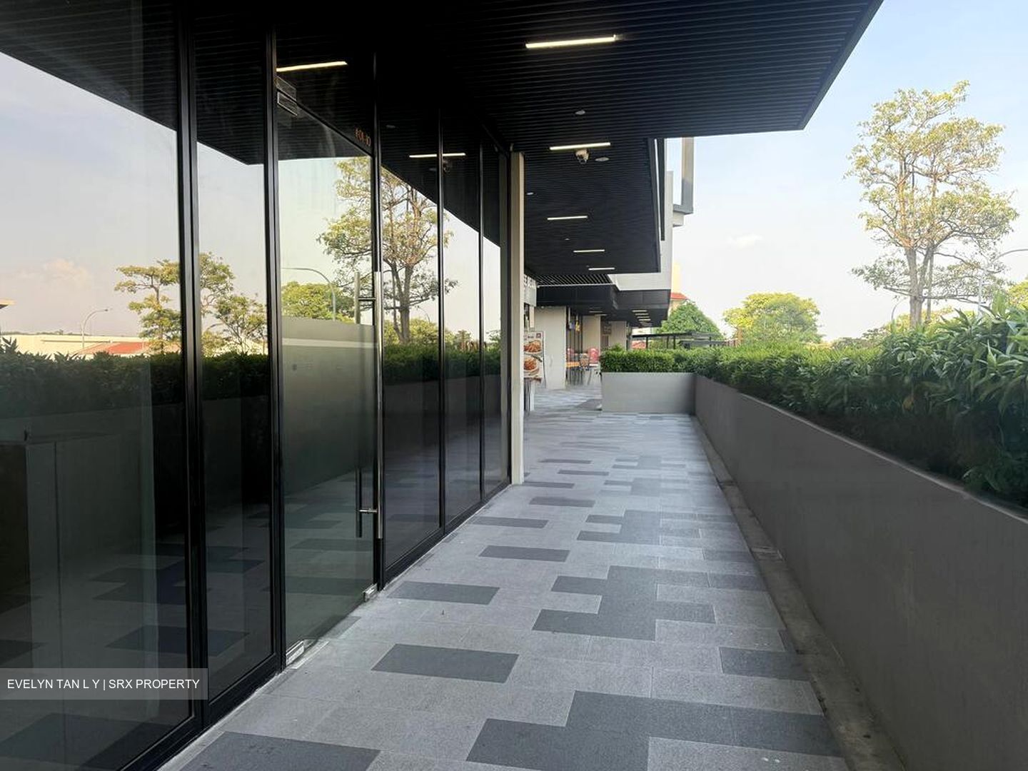 Parc Komo (D17), Retail #453514561